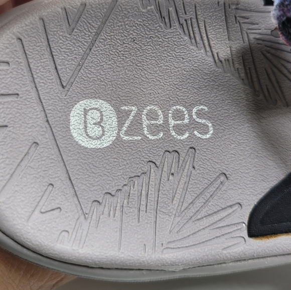 Bzees 10W Women's Viva Sandal Floral Wedge Heel Slip On Casual Comfy Summer - Picture 12 of 14